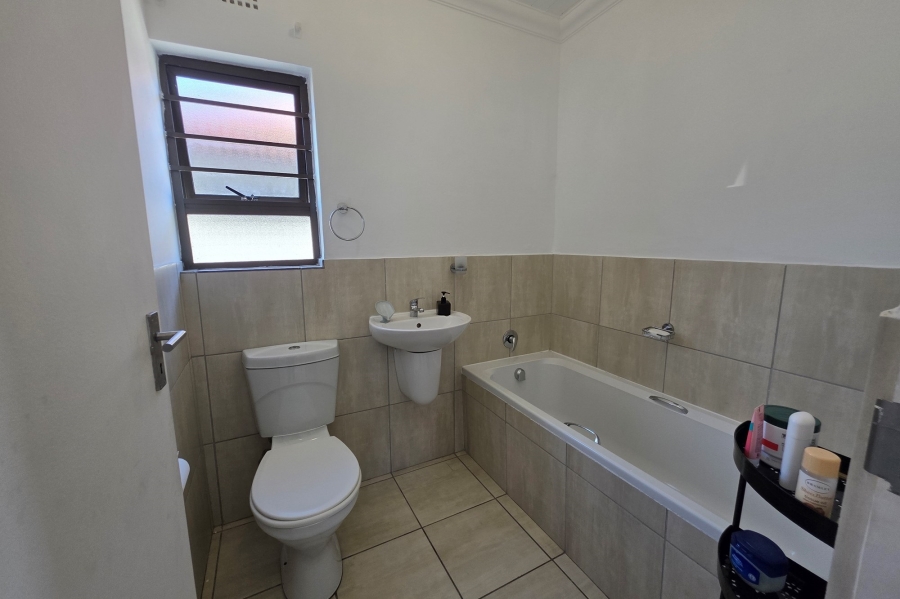 2 Bedroom Property for Sale in Westridge Western Cape
